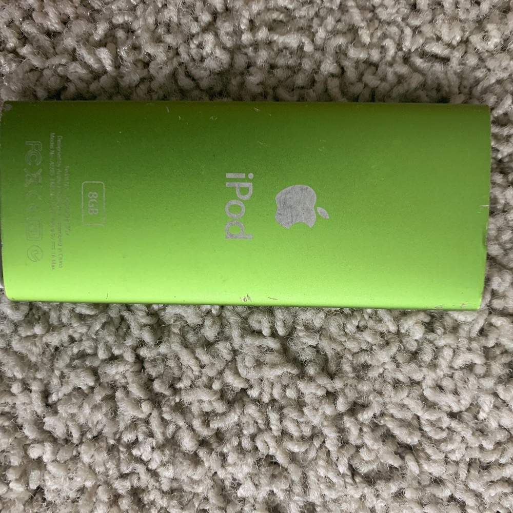 iPod - Picture 3 of 3